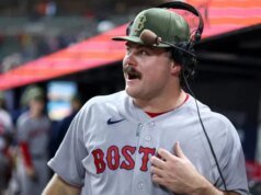 Estrela em ascensão do Red Sox faz forte anúncio de lançamento em Boston