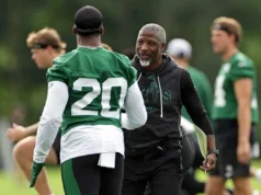Os Jets têm um problema recorrente que Aaron Glenn não pode ignorar