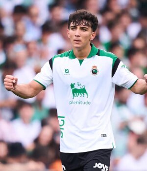 https3A2F2Fmedia.zenfs_.com2Fen2Fonefootball_articles_8022Fac3a513df5b1c77a8d04a97691ba090c.jpg