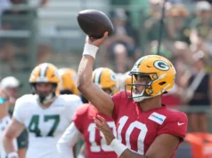 O técnico do Packers, Matt LaFleur, planeja jogar como titular contra o Steelers