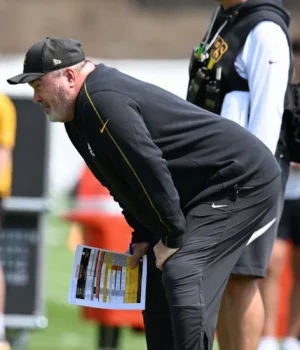 https3A2F2Fmedia.zenfs_.com2Fen2Fpittsburgh_steelers_wire_usa_today_sports_articles_1642F5f3508.webp