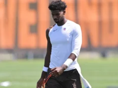 Ex-CB favorito dos fãs dos Steelers envergonha Sanders na abertura da pré-temporada dos Browns