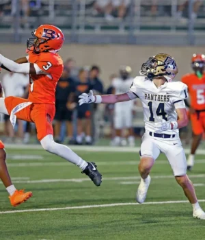 https3A2F2Fmedia.zenfs_.com2Fen2Fsan_antonio_express_news_hearst_5742F93fdaaaefe6951b07ab6ab0b9.webp