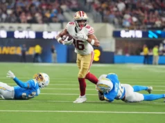Em qual canal de TV está passando o jogo de pré-temporada 49ers vs. Raiders hoje?