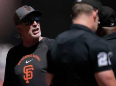 A frustração dos Giants com os árbitros levou à expulsão do técnico antes do jogo antes da derrota