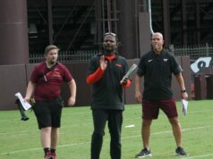 Futebol Virginia Tech: o ex-DB 4 estrelas Chris Tangello foi transferido para o hóquei
