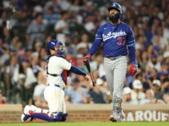 Sendo ‘intimidado’ pela bola rápida dos Dodgers
