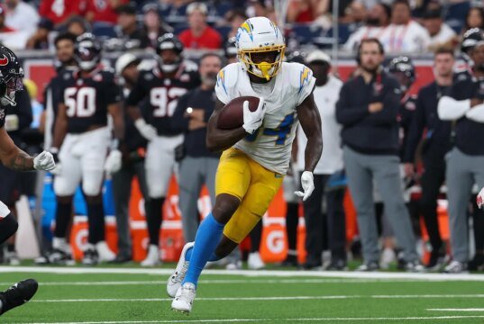 KeAndre Lambert-Smith estava entre os 6 Chargers que aumentaram seu estoque contra os texanos.