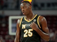 Mark Mitchell entrou com pedido em Louisville para obter mais um ano de elegibilidade e entrar no portal de transferência
