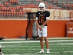 Longhorns Daily News: Quatro jogadores do Texas recebem acenos de Jogador do Ano de Walter Camp na lista de observação