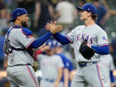 Pense em uma vitória do Rangers por 7-4