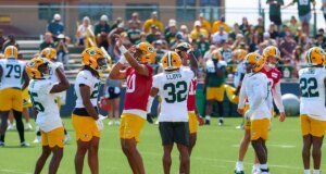 Recapitulação do campo de treinamento dos Packers: o último treino aberto antes dos Cardinals chegarem à cidade