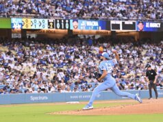O jogo Royals entra em entradas extras e você já sabe como a história termina