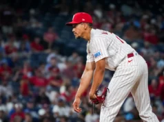 Os Phillies deveriam promover Alex McFarlane?