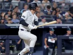 Os Yankees usaram uma sétima entrada de quatro corridas para derrotar os Mariners por 4–1