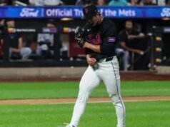 Jonah Tong, do Mets, continua a seqüência ininterrupta e marca empate sem gols contra o Syracuse
