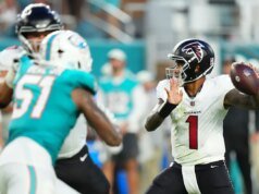 O ex-QB dos Dolphins, Tua Tagovailoa, falou alto quando voltou para Miami