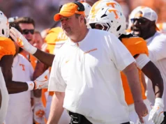 Futebol do Tennessee revela lindas camisas cinza esfumadas