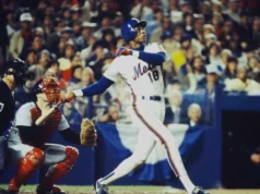 O novato do Mets, Darryl Strawberry, atingiu o mesmo marco