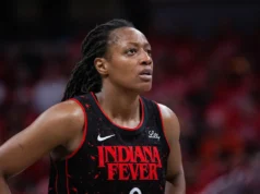 A estrela do Fever, Kelsey Mitchell, quebra 2 recordes no jogo Fever-Wings