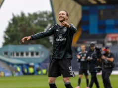 O gol do Celtic apontou o Rangers após a dramática vitória de Calum Wright no Hibs