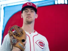 Como este arremessador pode ajudar os Reds a lidar com a ausência de Hunter Greene