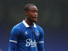 O atacante do Everton foi acusado pela FA após fazer 61 supostas apostas em jogos