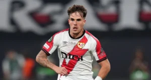 Chelsea contrata o substituto Marc Cuquerella com o lateral Pep Chavarria assinando contrato de cinco anos