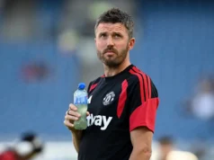 Michael Carrick delineou os planos de transferência do Man United depois de ver os rivais gastarem muito