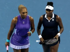 De volta à ação de duplas, Serena e Venus Williams perderam em thriller