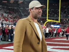 O principal endosso de Tony Romo está em perigo, já que a CBS fica silenciosa em meio aos feriados