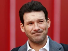 A CBS demitirá Tony Romo? O que sabemos sobre o futuro do analista da NFL após a prisão por DUI