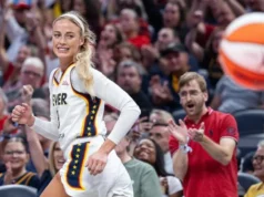 Indiana Fever celebra Sophie Cunningham com mensagem especial no 30º aniversário