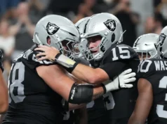 Fernando Mendoza avisa a NFL com primeiro TD na abertura da pré-temporada