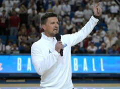 Bob Chesney falou sobre sua fé em suas linhas ofensivas e defensivas
