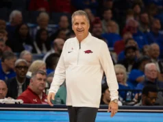 John Calipari apela aos comissários para serem ‘(palavrões)’ no debate pró-faculdade