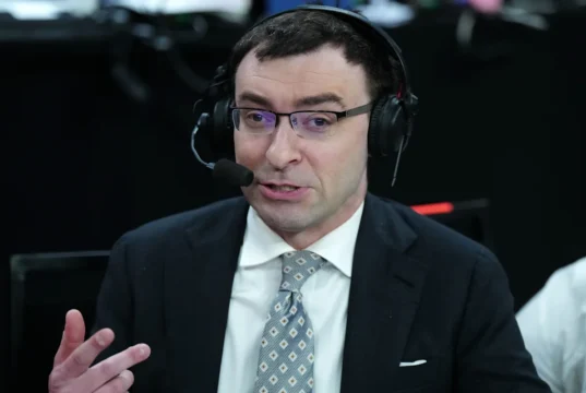 Jason Benetti juntou-se à lista de locutores da NBA da NBC