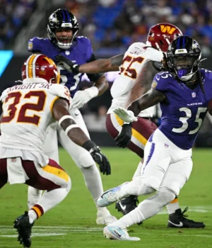 https3A2F2Fmedia.zenfs_.com2Fen2Fwashington_football_wire_usa_today_sports_articles_1662Fb3f01d.webp