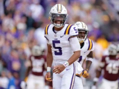 O comandante QB Jayden Daniels manda LSU embora e quebra após entregar a camisa 5 ao CB DJ Pickett