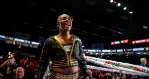 Resultados ao vivo de Claressa Shields x Kaye Scott, atualizações rodada a rodada, caminhada no ringue, horário de início da luta desta noite