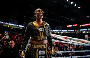 Resultados ao vivo de Claressa Shields x Kaye Scott, atualizações rodada a rodada, caminhada no ringue, horário de início da luta desta noite