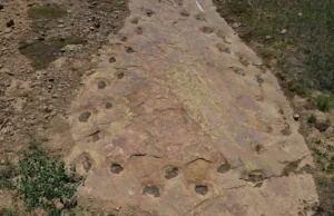 Pegadas de dinossauros de 150 milhões de anos revelam algo estranho em seu andar