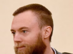 Assassino de lancha Jack Shepherd preso por mais 20 meses por atacar nova namorada com pinças de churrasco quentes