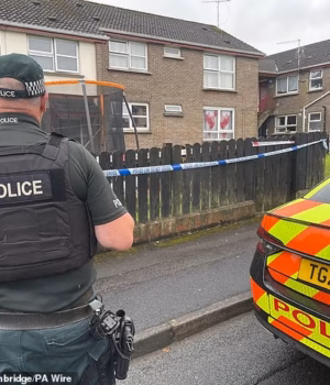 110941819-16094503-A_murder_investigation_has_been_launched_after_a_man_was_found_d-a-45_17882211965.avif
