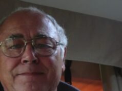 Idoso morre enquanto a polícia investiga temores de triângulo amoroso mortal após briga noturna entre vizinhos