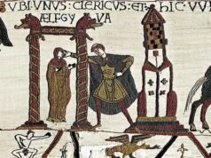 Escândalo sexual oculto na tapeçaria de Bayeux: a cena que retrata um homem nu e uma mulher misteriosa foi provavelmente um aceno sutil para um caso, afirmam especialistas