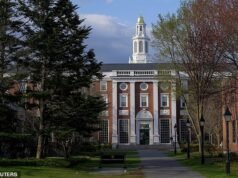 Estudantes da Universidade de Harvard foram instruídos a se abrigar no local, pois um maníaco empunhando facas está à solta
