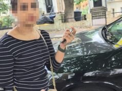 A mulher do momento admite ter usado o crachá azul do pai de 75 anos para fazer compras em Londres… e depois tentou alegar que ele iria buscá-la
