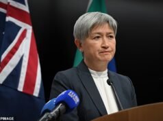 Penny Wong recebe um aumento surpresa no salário depois que seu salário de Anthony Albanese muda regras pouco notadas por quatro dias
