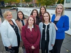 Enfermeiras de Darlington que venceram o processo contra o NHS Trust depois de serem forçadas a dividir o vestiário com mulheres trans estão reivindicando custas judiciais